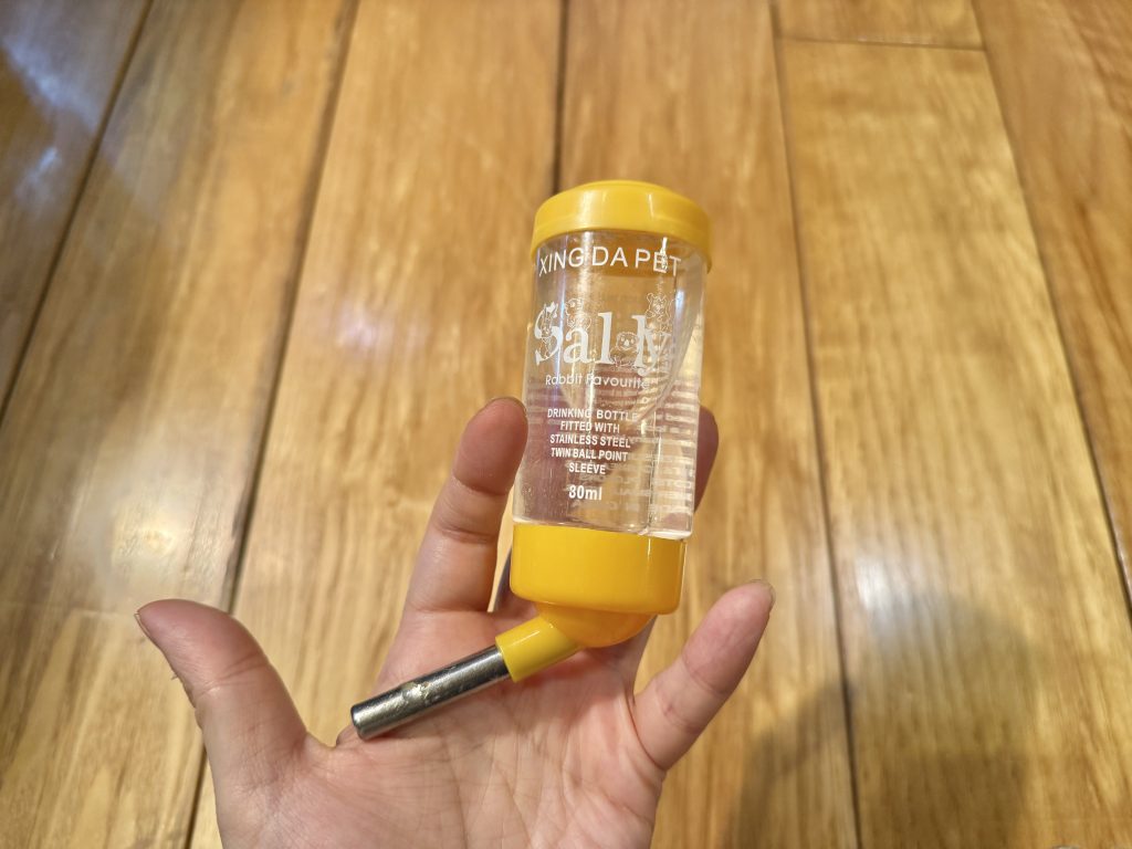 フクロモモンガの水入れの写真